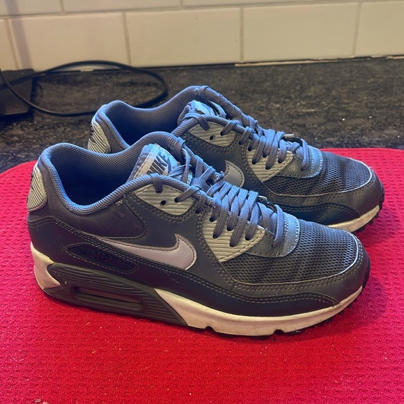 Nike Air Max 90 - Picture 2 of 9